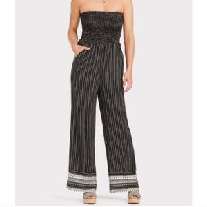 Evereve Strapless pull on jumpsuit with pockets
